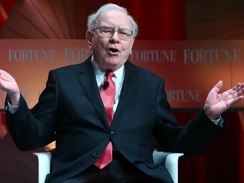 Berkshire Hathaway Reduces Apple Stake, Raises Cash to $277 B