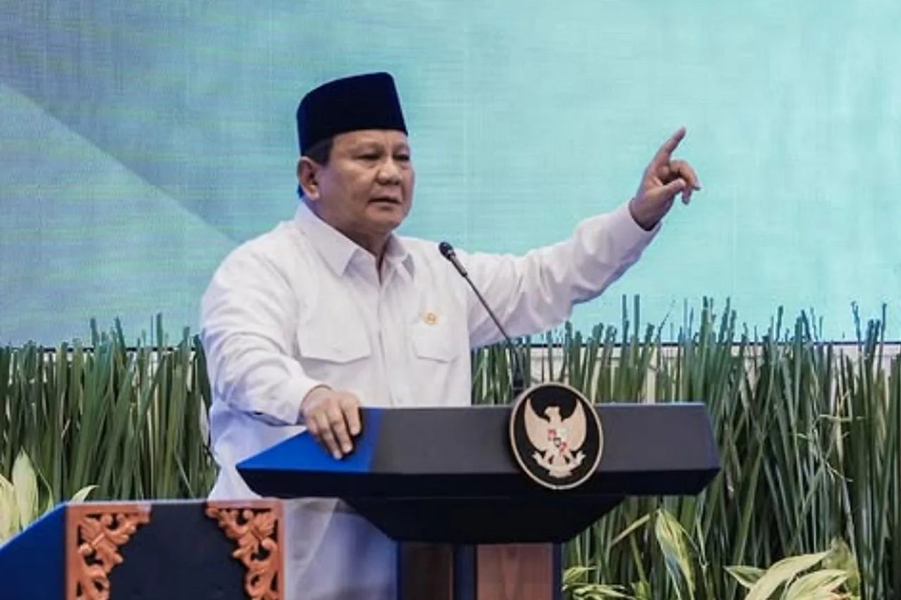 Prabowo Pushes for Simplified Textile Licensing